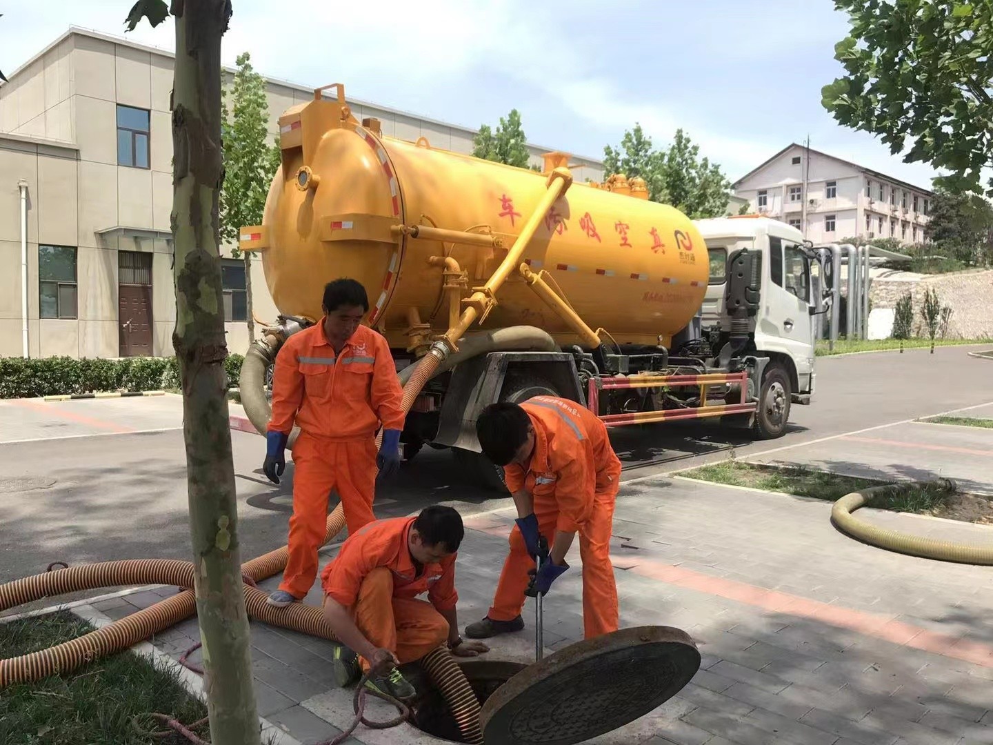 银州化粪池清理与5-8吨吸粪车施工效率分析